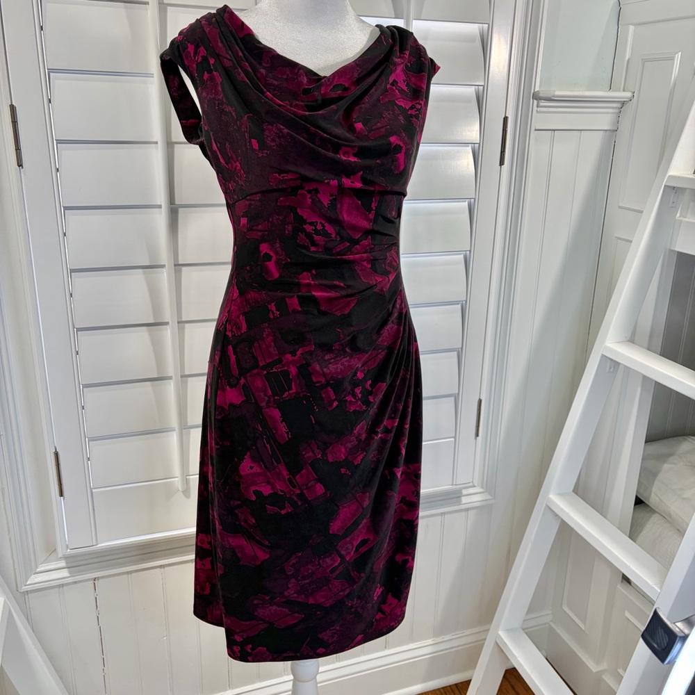 LRL Abstract Berry Midi Dress (6) - Picture 3 of 10